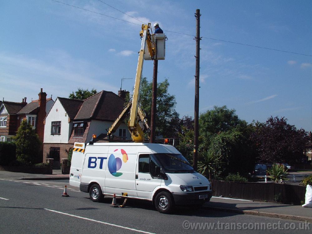 BT Transit With Cherry Picker 2 Southborough Rd 020905.JPG